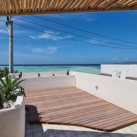 Shore Thing Gili Air Beachfront Apartment Exterior foto